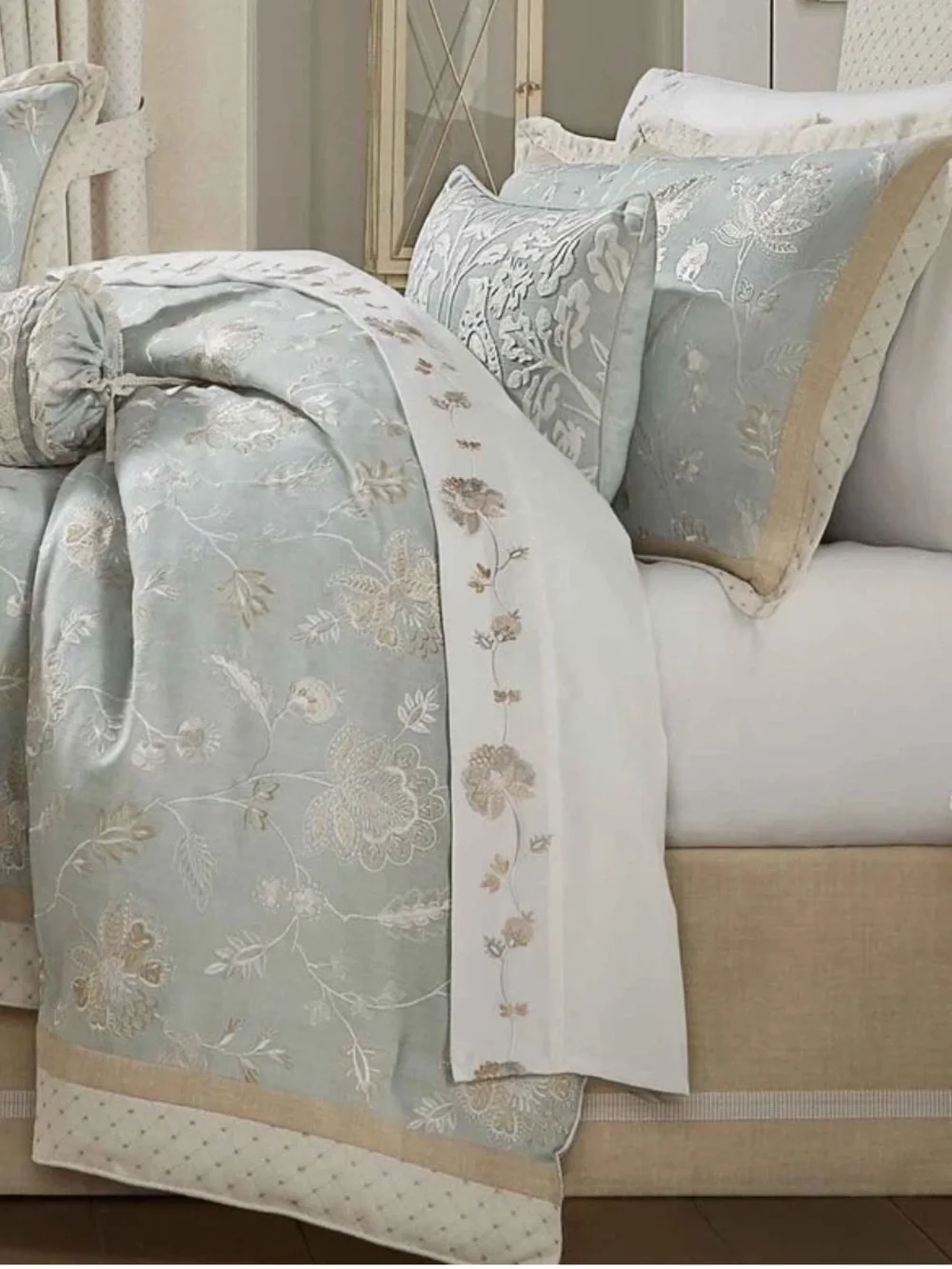 J. Queen New York Garden View Comforter 4pc Set - King NWT